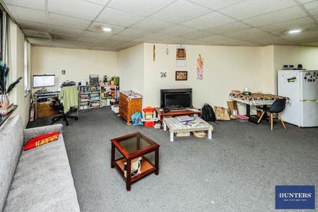 2 bedroom Flat to let in Queens Court, Bull Close Lane, Halifax, HX1
