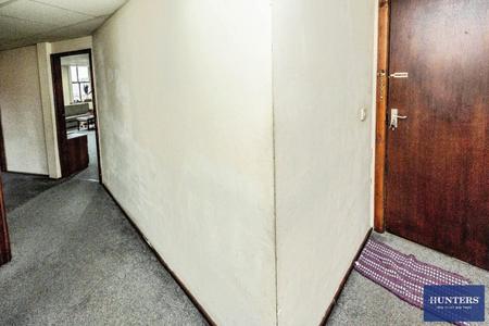 2 bedroom Flat to let in Queens Court, Bull Close Lane, Halifax, HX1