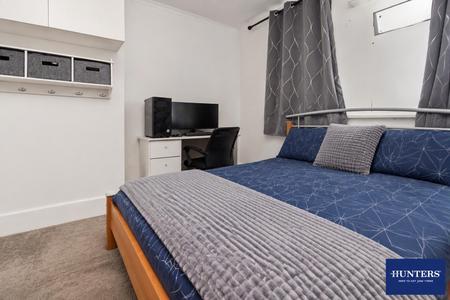 2 bedroom Terraced House for sale in Campbell Street, Queensbury, BD13 1AL