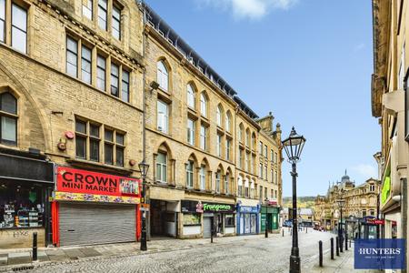 1 bedroom Flat for sale in Apartment, Crown Court Chambers 8-12, Crown Street, Halifax, HX1 1TW