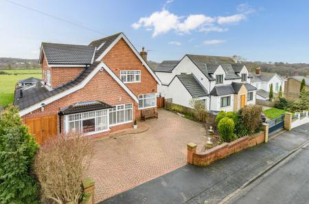 Dunstarn Gardens, Adel, Leeds, LS16