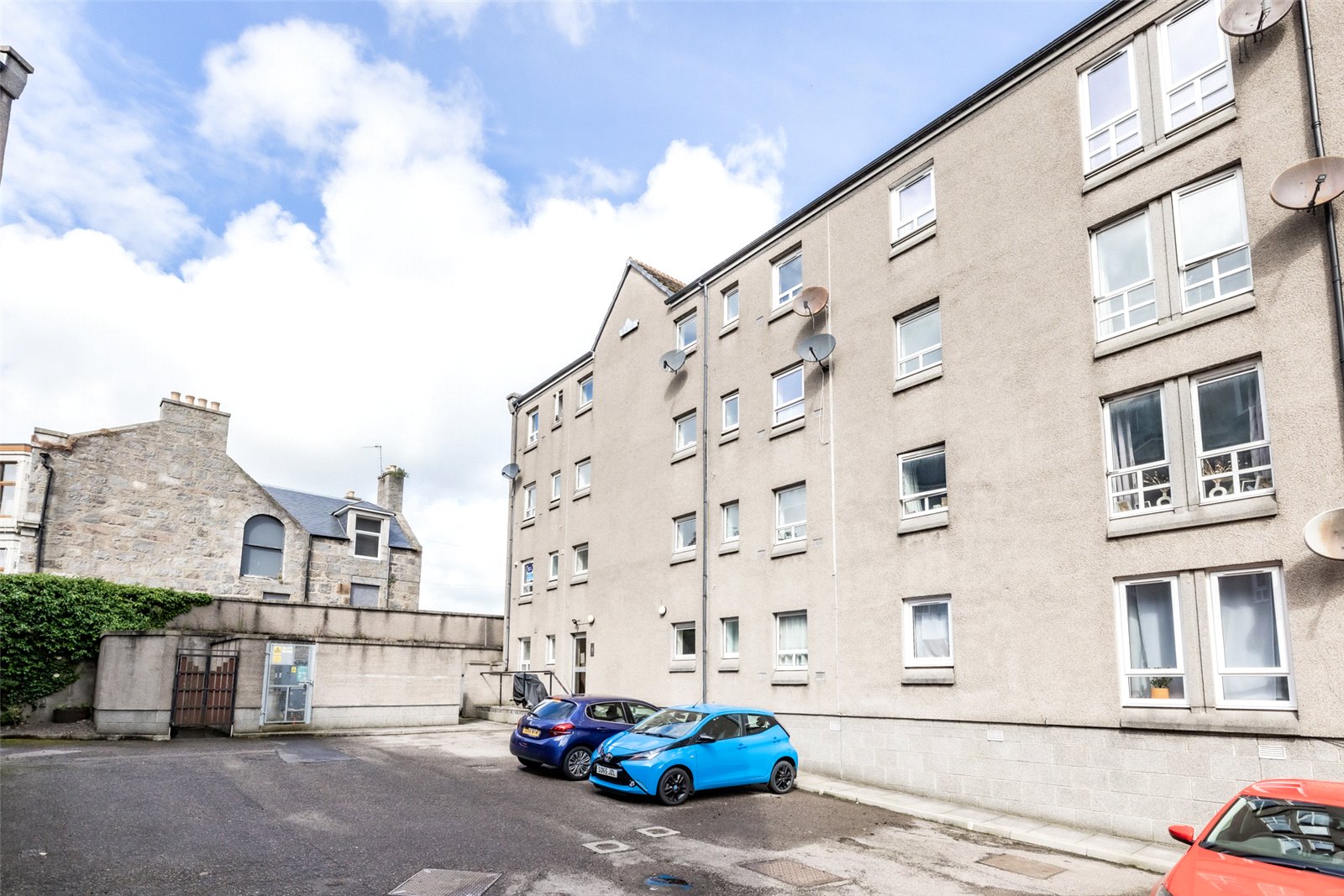 Cuparstone Court