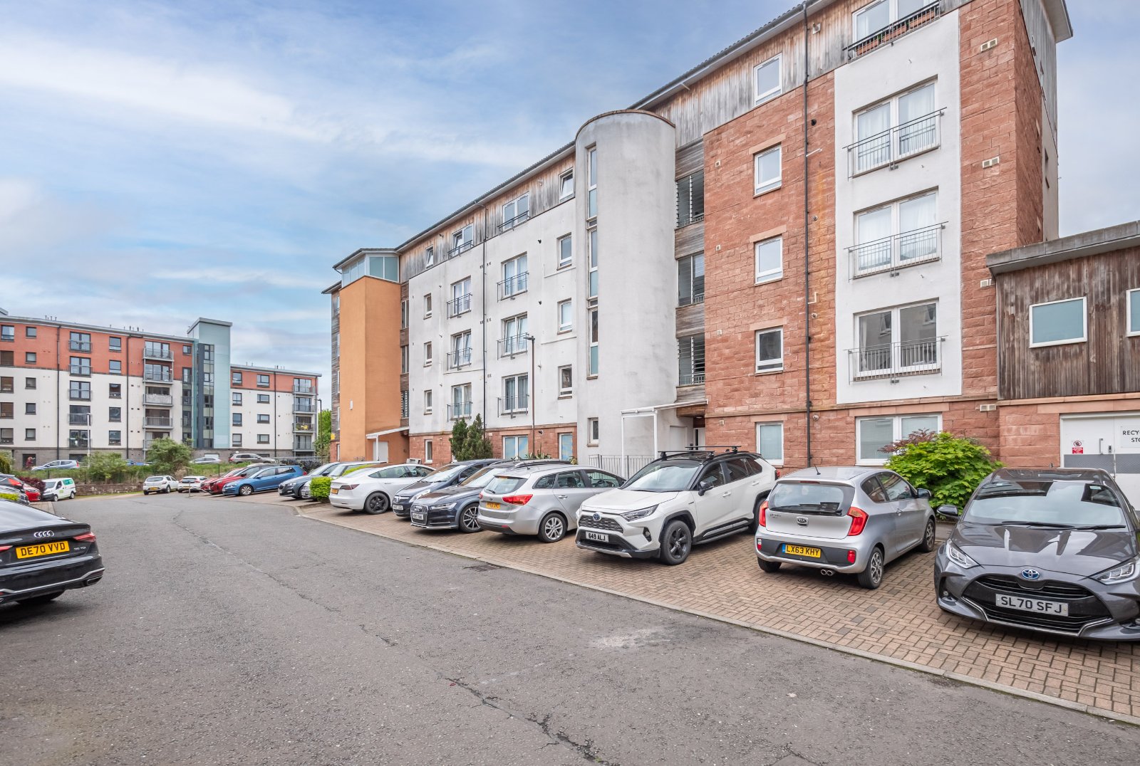 (3F2) Albion Gardens