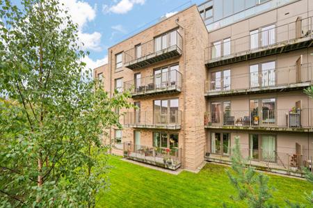 16/8 Hughes Close, Canonmills, Edinburgh, EH7