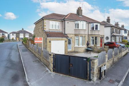 Sunnybank Crescent, Yeadon, Leeds, LS19
