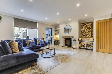 Rufford Ridge, Yeadon, Leeds, West Yorkshire, LS19