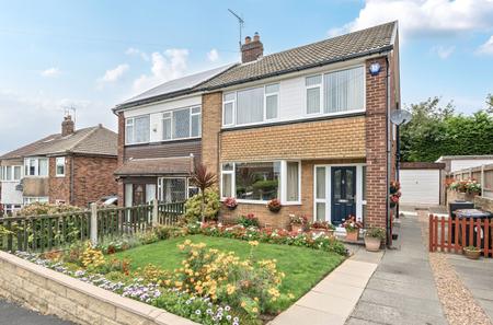 Woodhill Gardens, Cookridge, Leeds, West Yorkshire, LS16