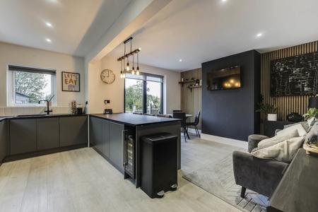 Emmott Drive, Rawdon, Leeds, West Yorkshire, LS19