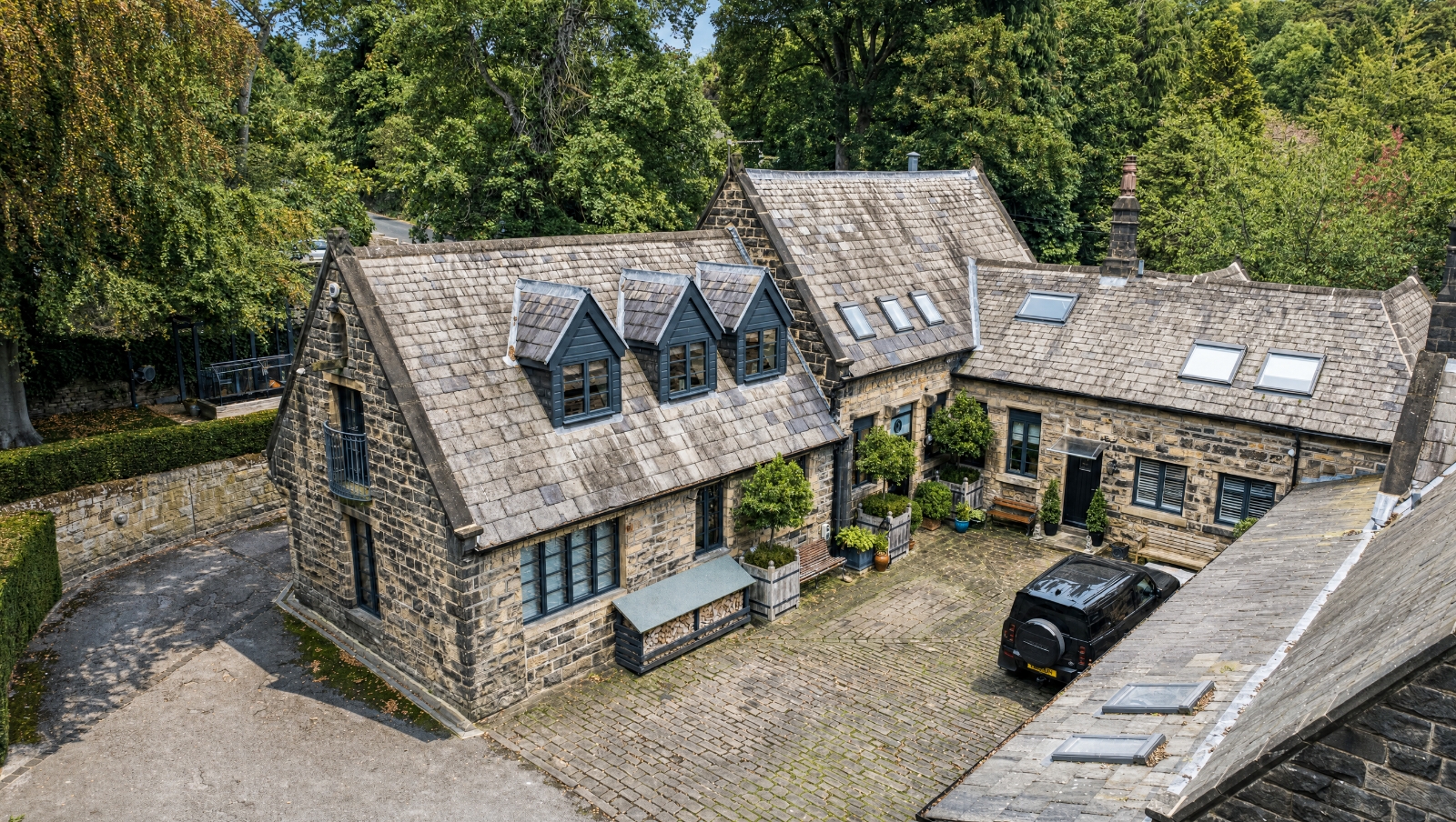 Woodleigh Hall View, Woodlands Drive, Rawdon, Leeds, LS19