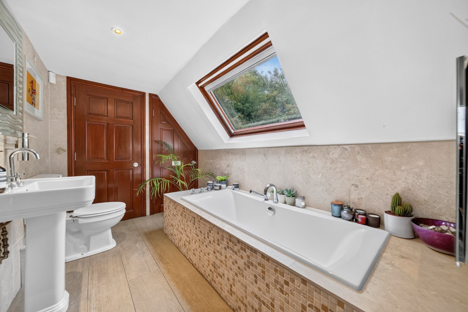 Woodleigh Hall View, Woodlands Drive, Rawdon, Leeds, LS19
