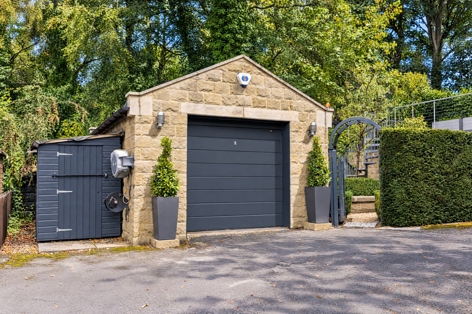 Woodleigh Hall View, Woodlands Drive, Rawdon, Leeds, LS19