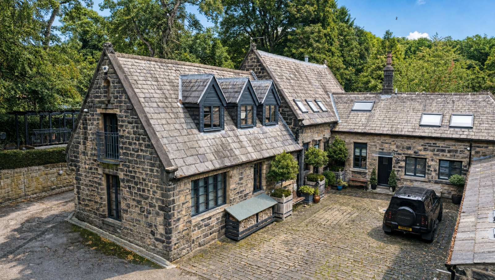 Woodleigh Hall View, Woodlands Drive, Rawdon, Leeds, LS19
