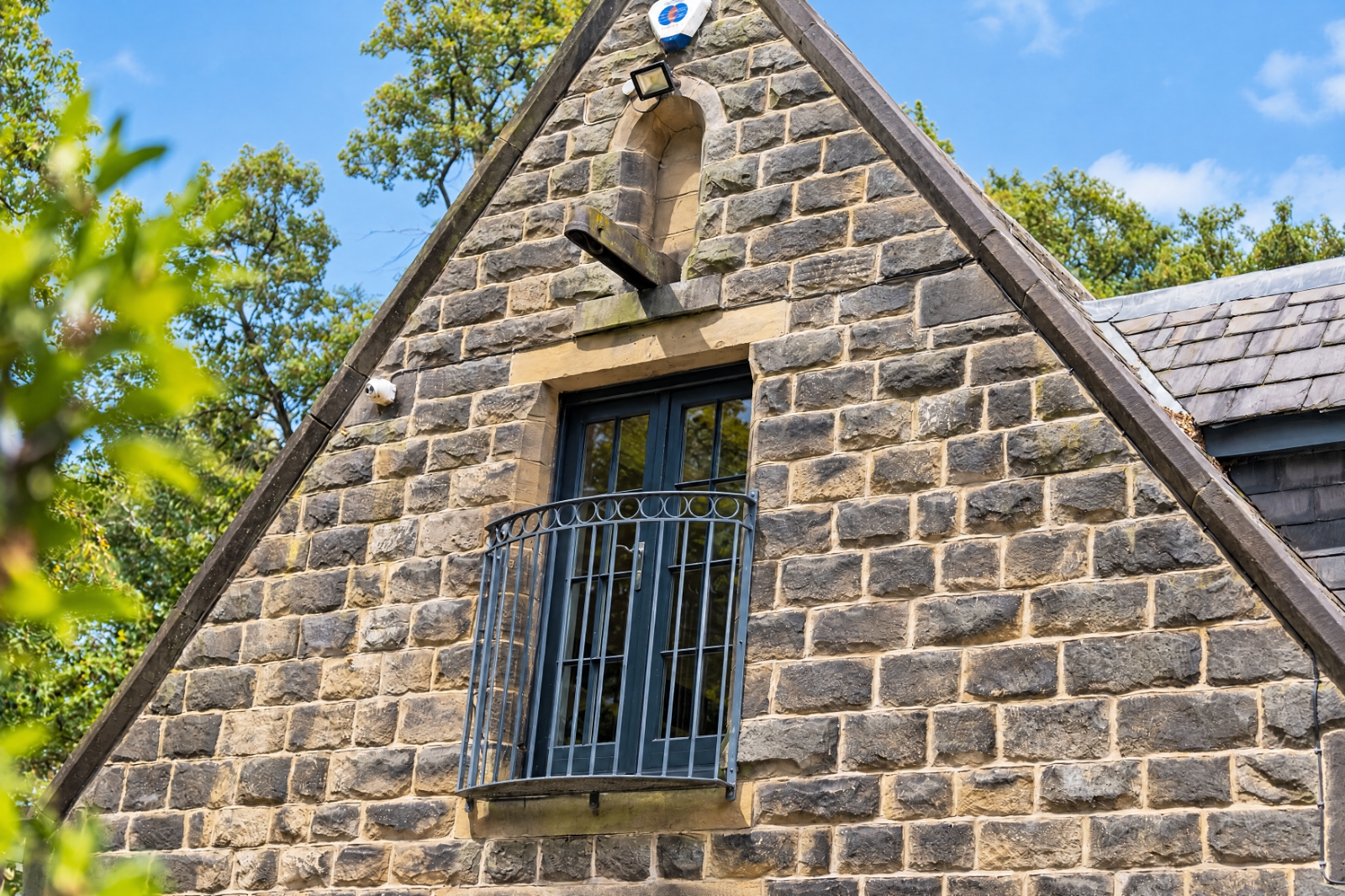 Woodleigh Hall View, Woodlands Drive, Rawdon, Leeds, LS19