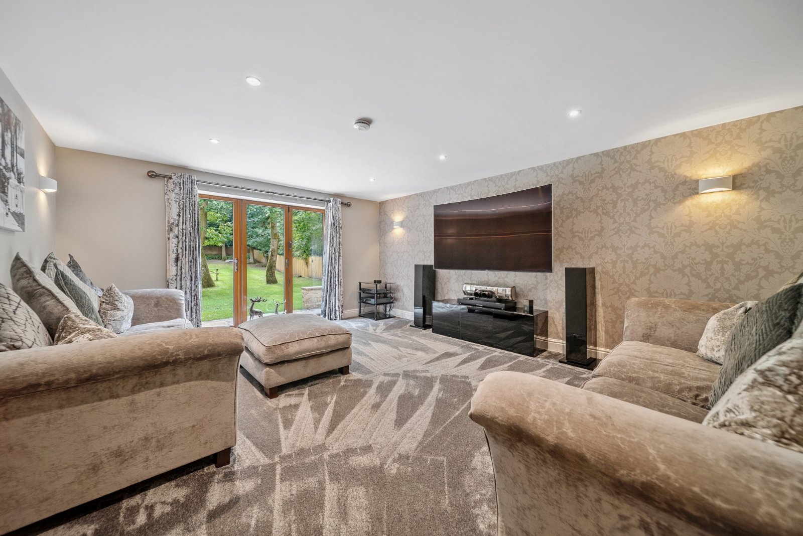 Clara Drive, Calverley, Pudsey, West Yorkshire, LS28