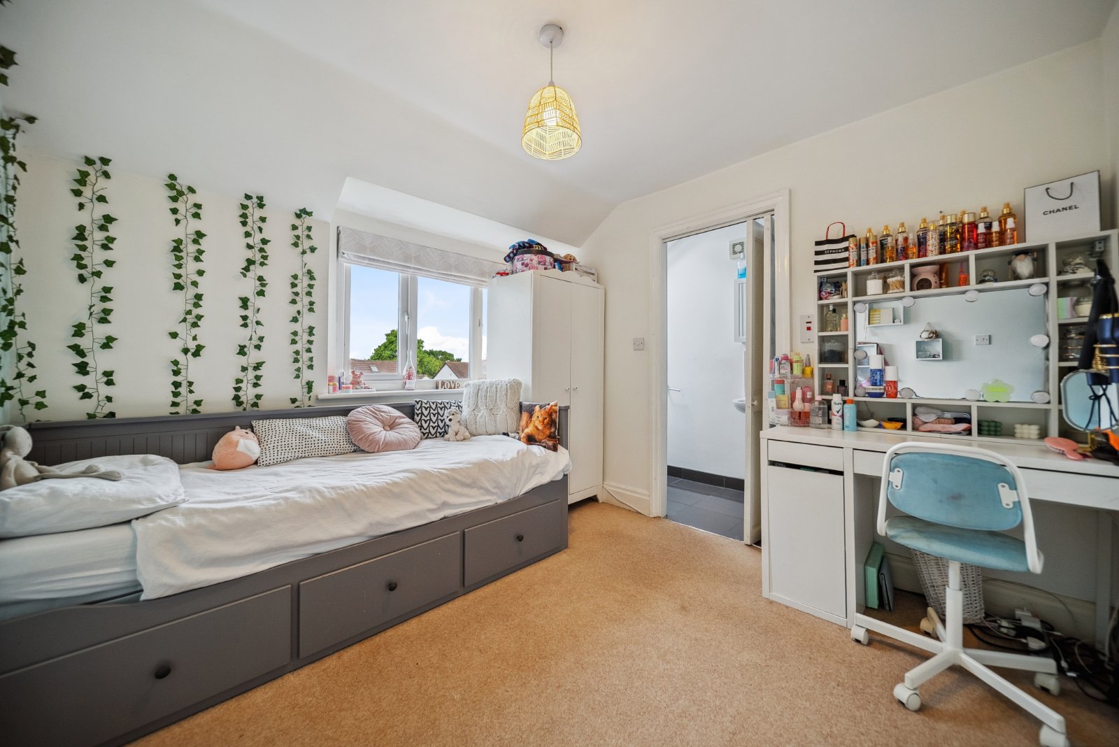 Brownberrie Drive, Horsforth, Leeds, West Yorkshire, LS18