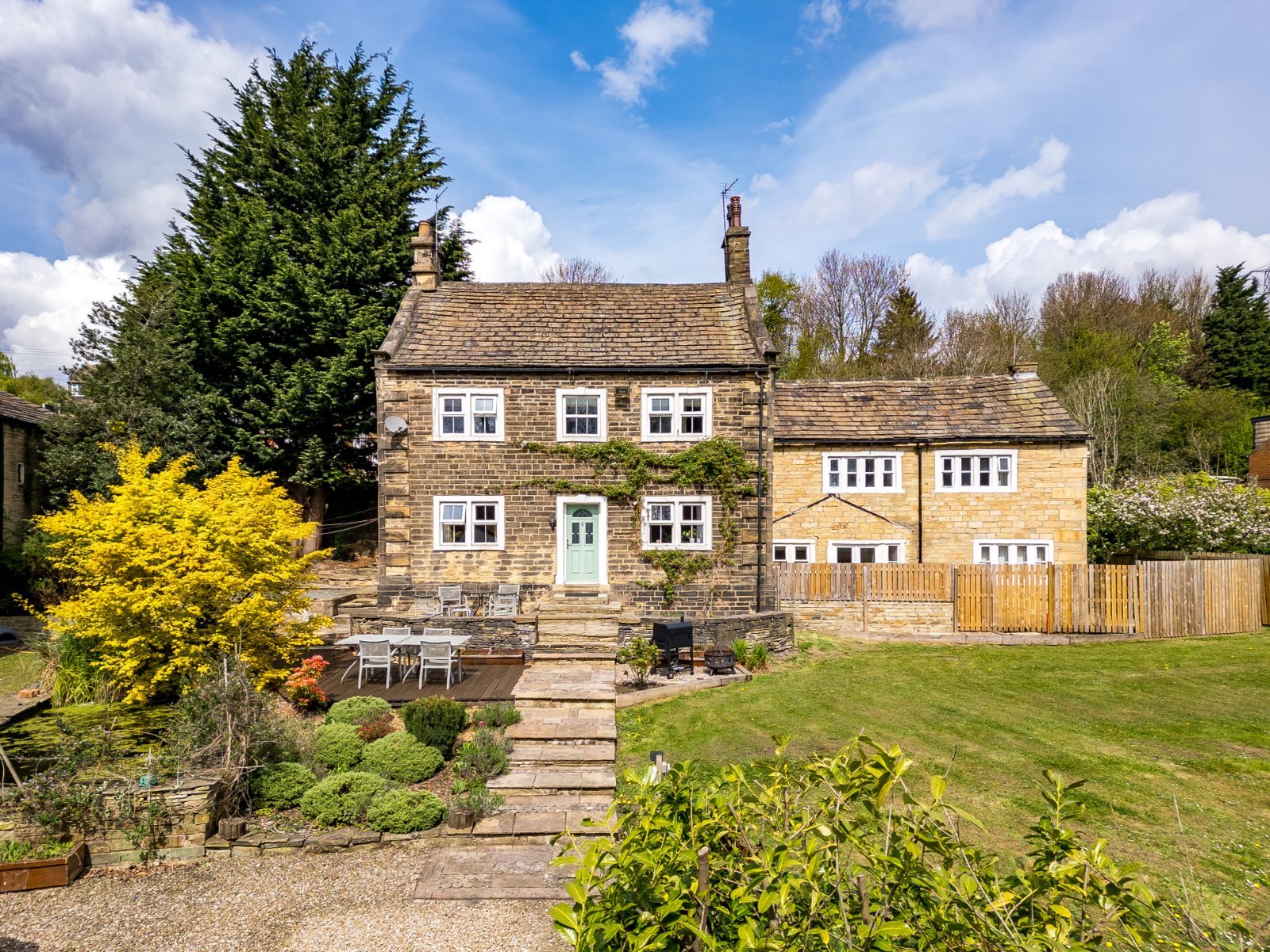 House & Cottage With Land – Bolton Lane, Bradford, West Yorkshire, BD2