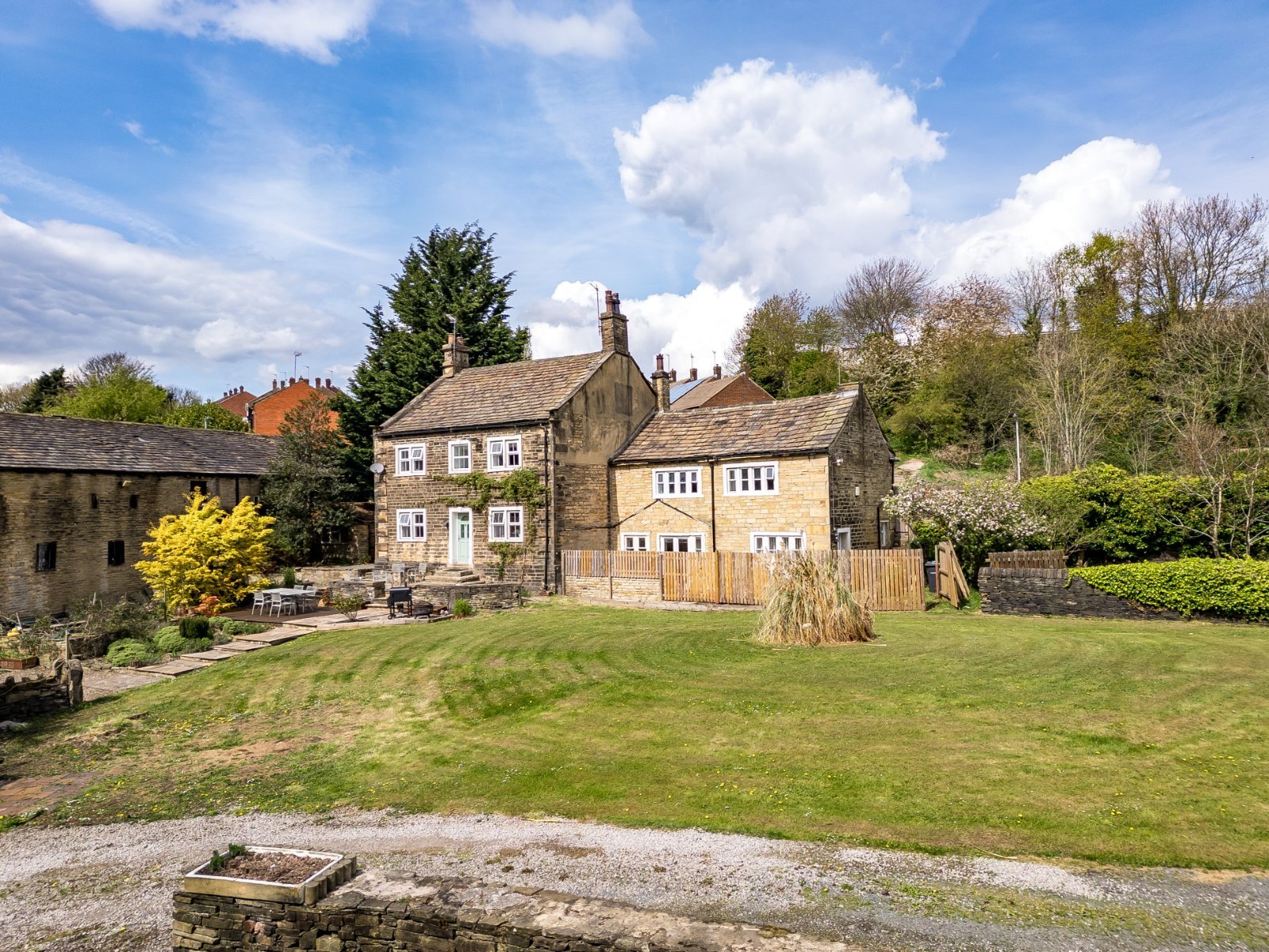 House & Cottage With Land – Bolton Lane, Bradford, West Yorkshire, BD2