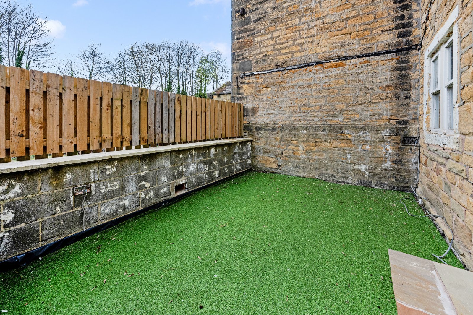 House & Cottage With Land – Bolton Lane, Bradford, West Yorkshire, BD2