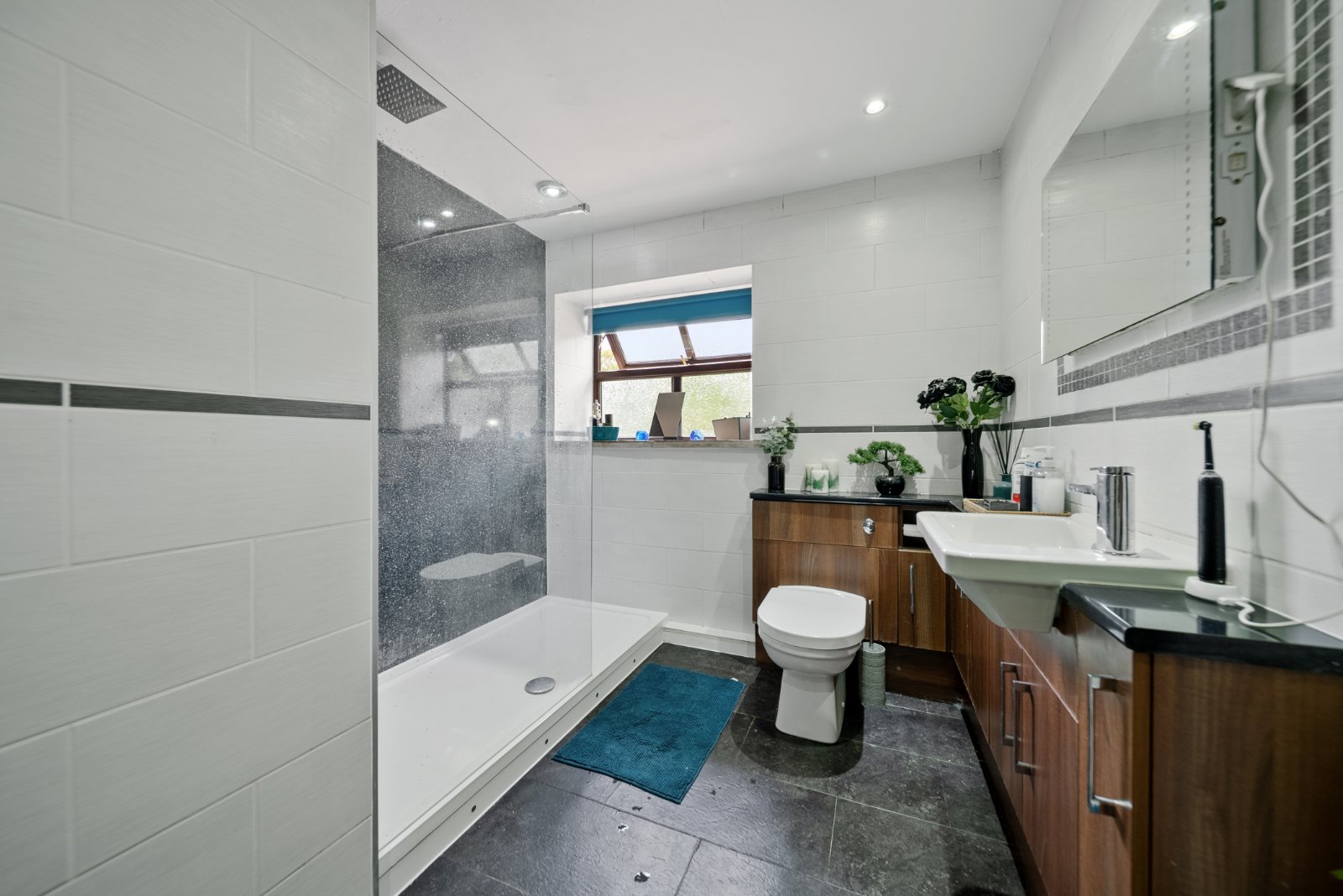 Dean Head, Scotland Lane, Horsforth, Leeds, LS18