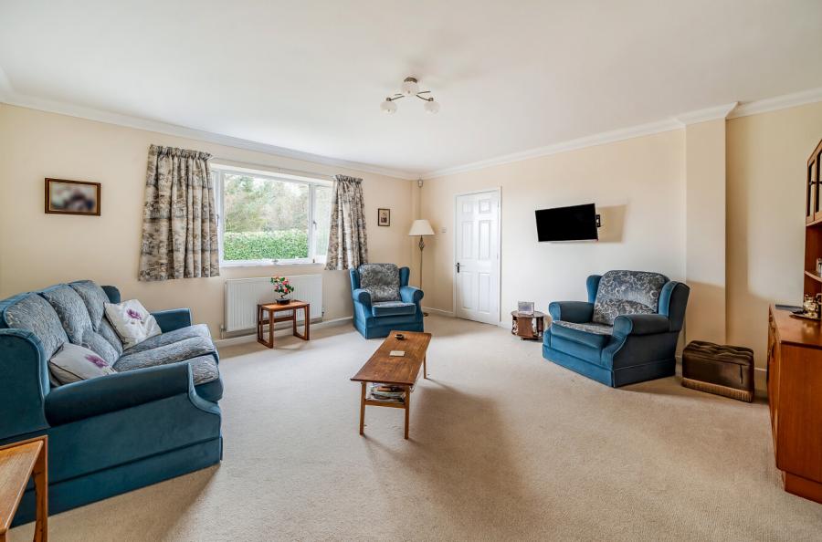 3 bedroom  detached bungalow to rent
