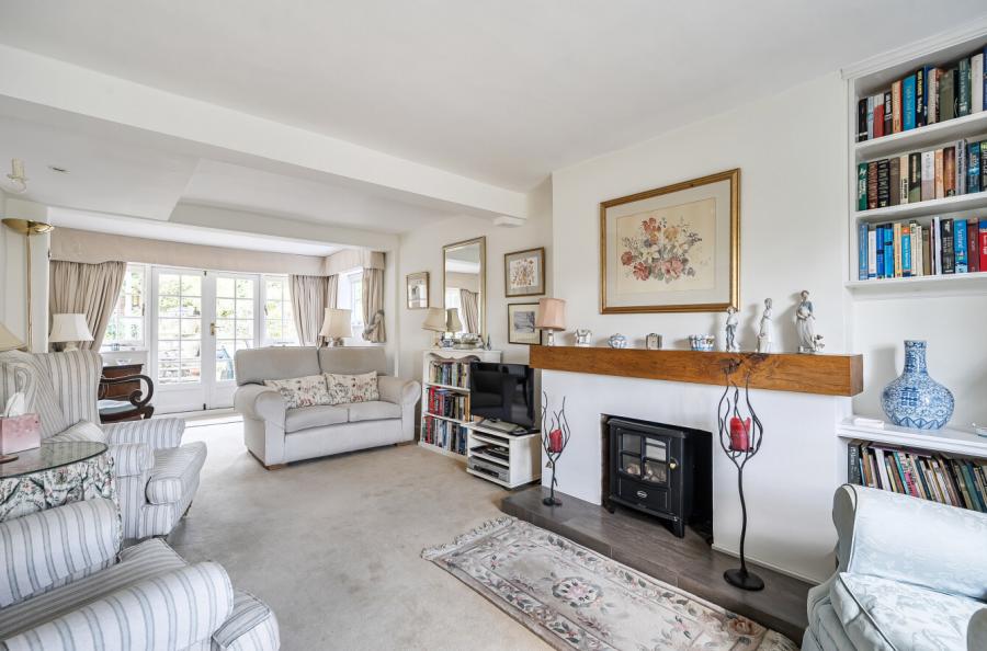 4 bedroom  semi-detached house for sale