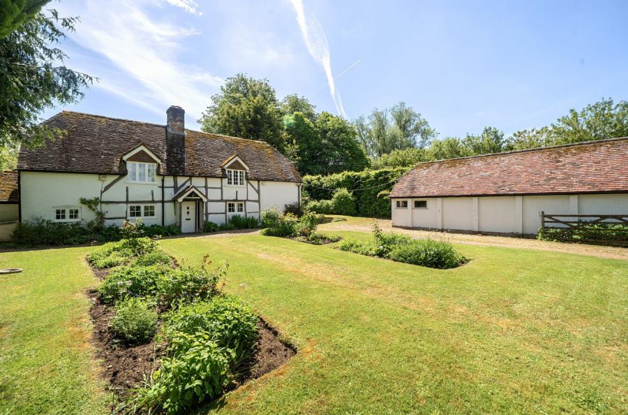 4 bedroom  detached house for sale