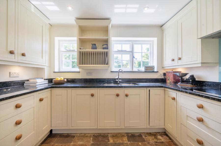 4 bedroom  detached house for sale