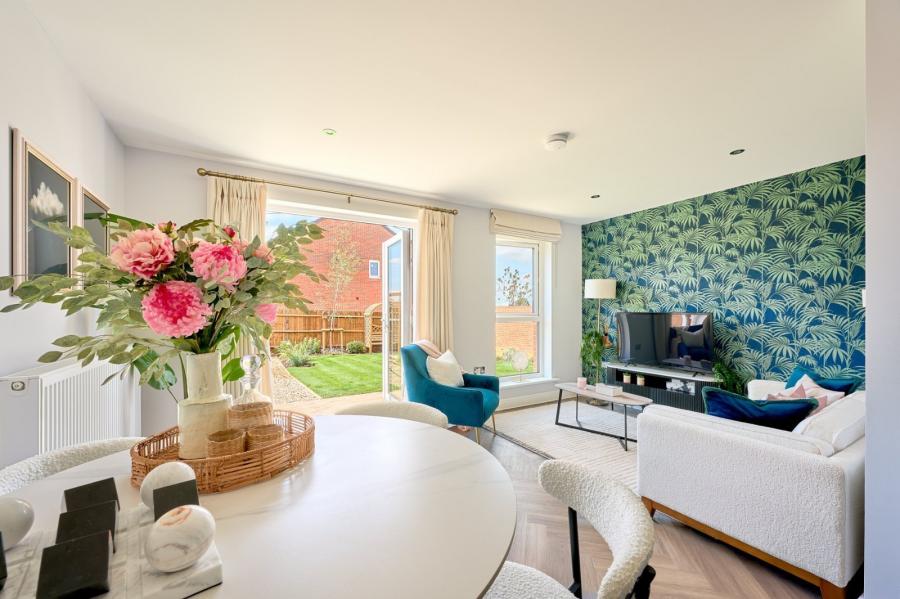 3 bedroom  semi-detached house for sale