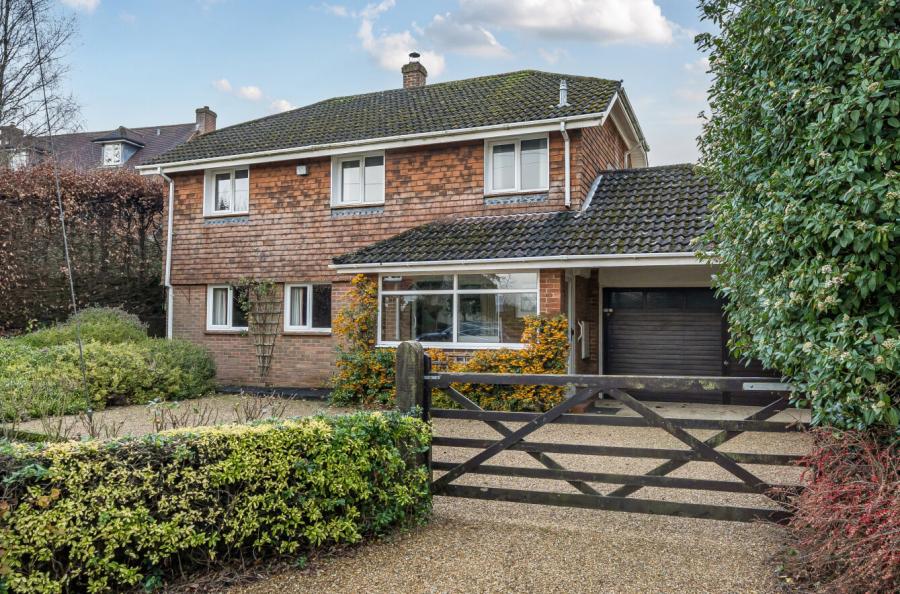 3 bedroom  detached detached house for sale