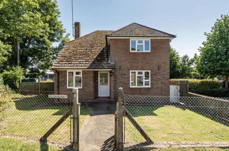 3 bedroom  detached house for sale