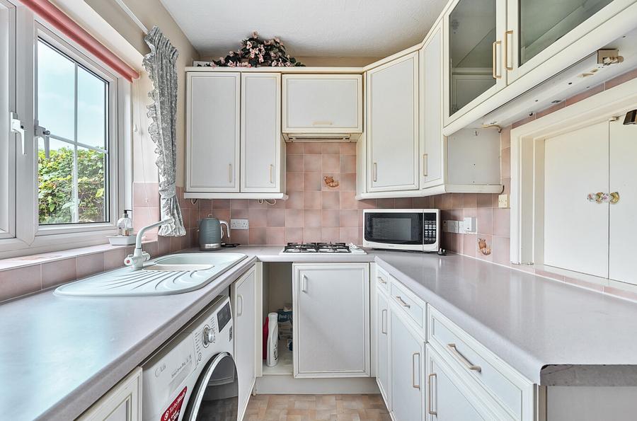 3 bedroom  semi-detached house for sale