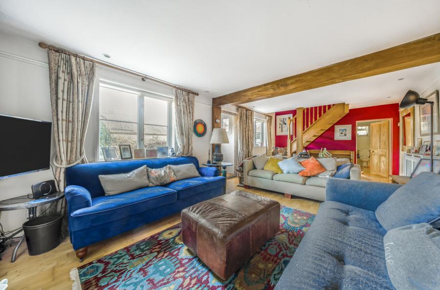 3 bedroom  semi-detached house for sale