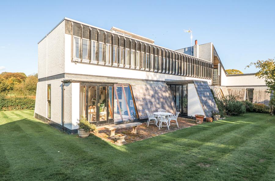4 bedroom  detached house for sale