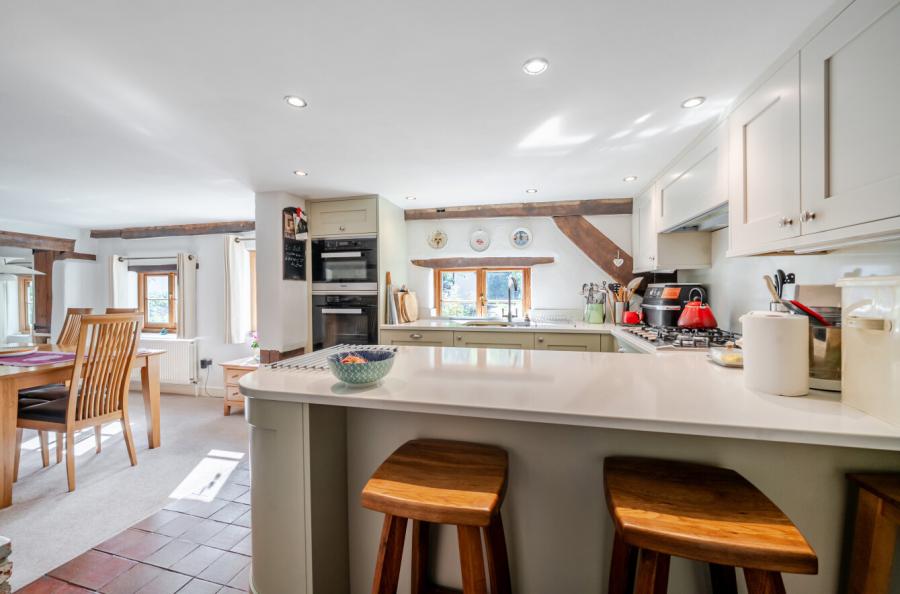 4 bedroom  detached house for sale