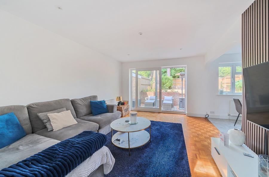 3 bedroom  detached house for sale