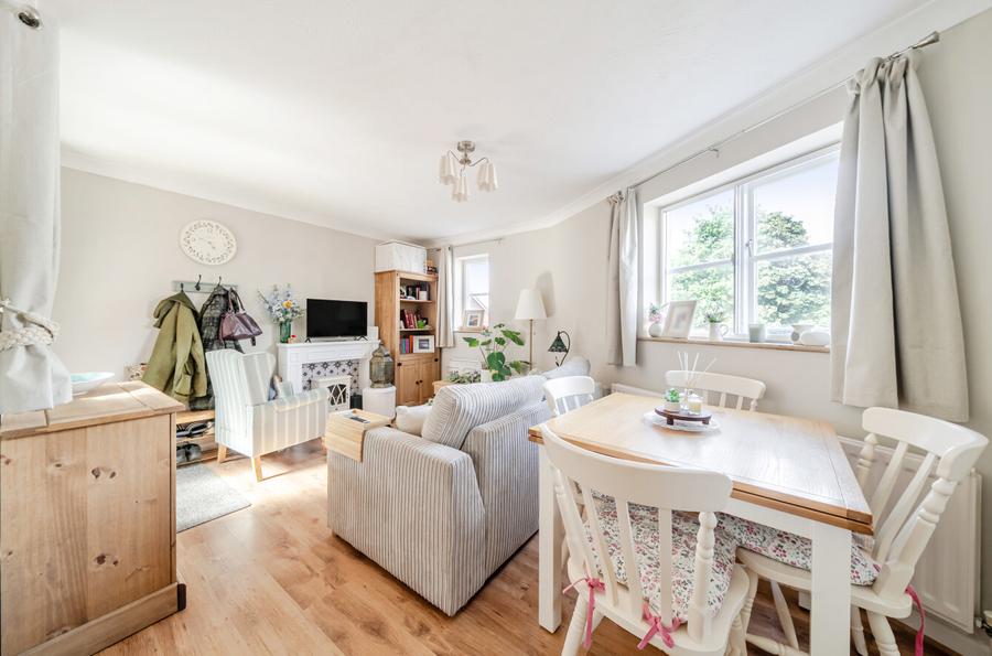 1 bedroom maisonette for sale