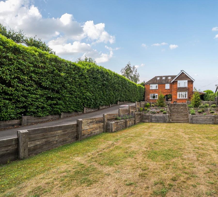 4 bedroom  detached house for sale
