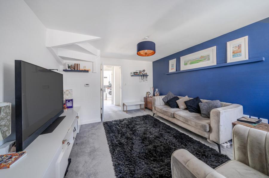 3 bedroom  semi-detached house for sale