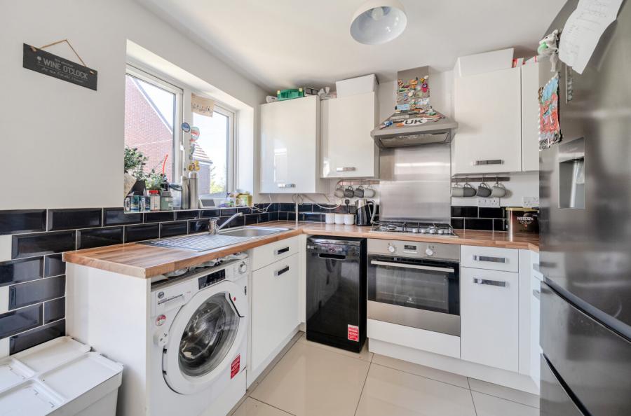 3 bedroom  semi-detached house for sale