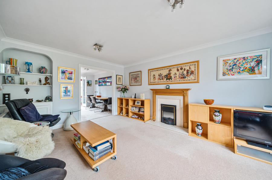 2 bedroom  terraced house for sale