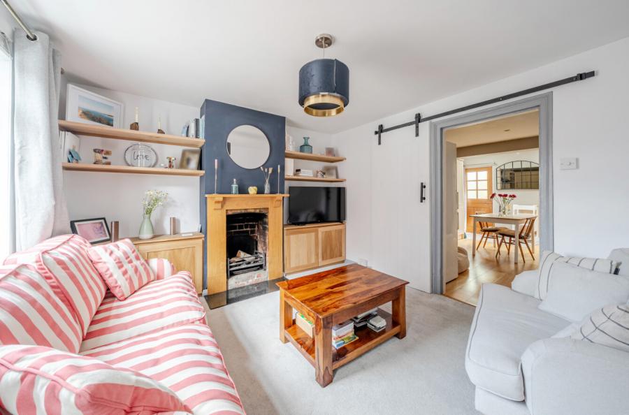 2 bedroom  semi-detached house for sale