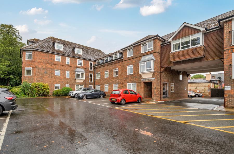 3 bedroom apartment for sale