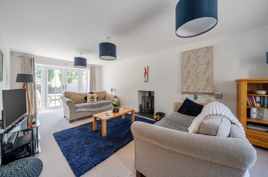 5 bedroom  detached house for sale