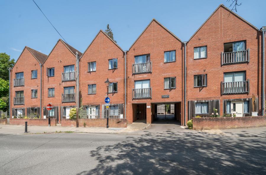 3 bedroom apartment for sale