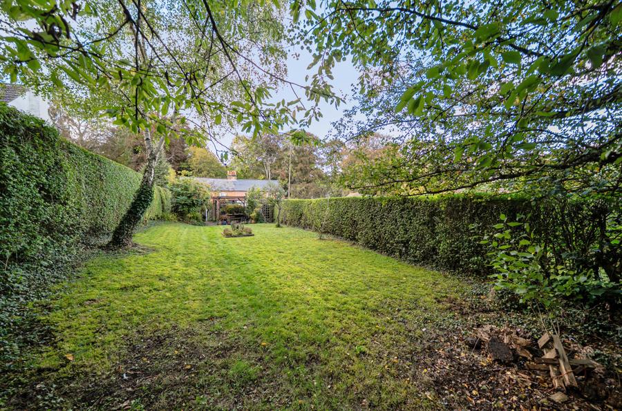 4 bedroom  semi-detached house for sale