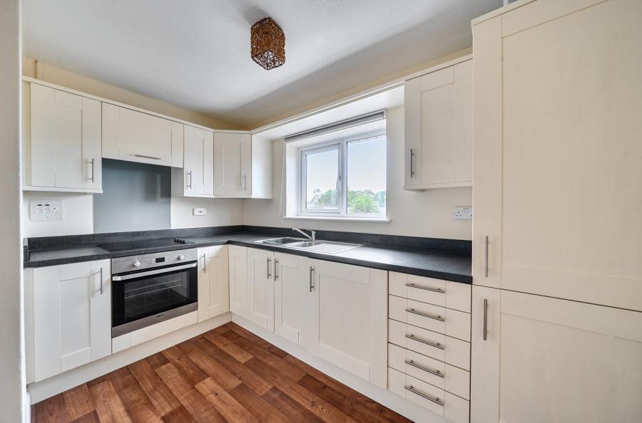 2 bedroom maisonette to rent