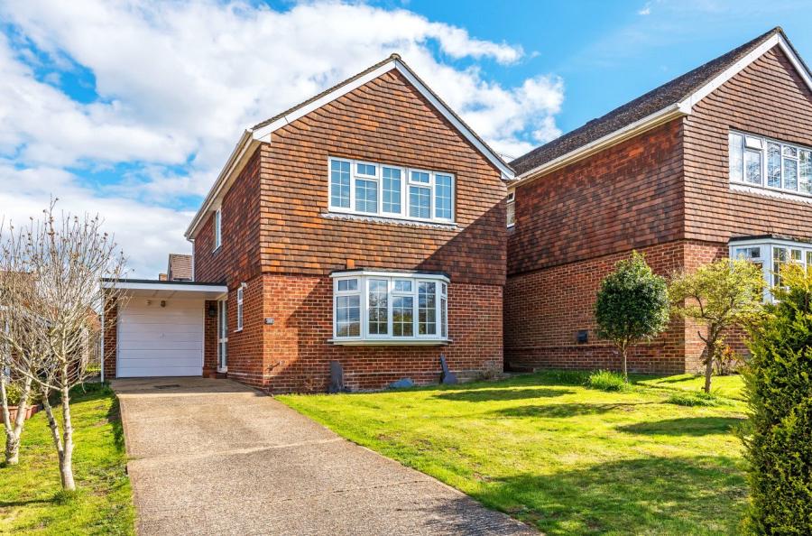 3 bedroom  detached house to rent