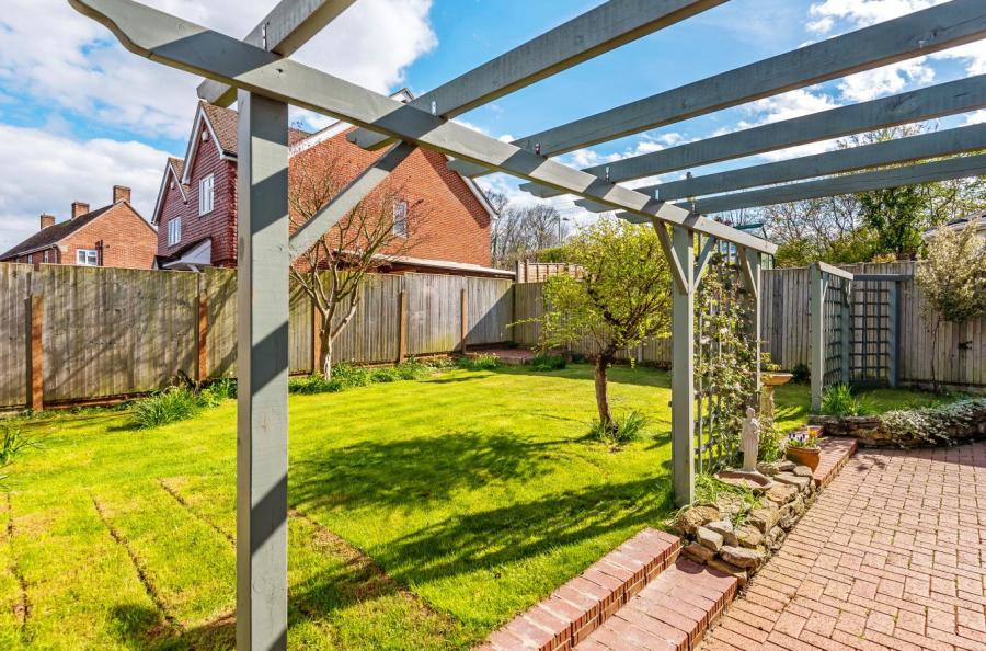 3 bedroom  detached house to rent