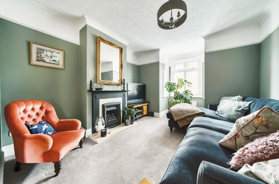 3 bedroom  semi-detached house for sale