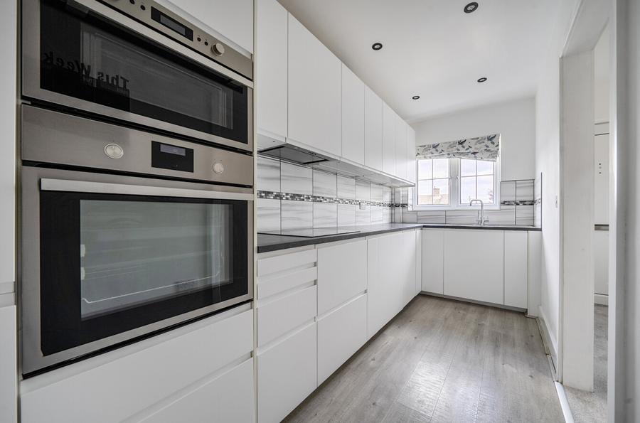 2 bedroom  semi-detached house for sale